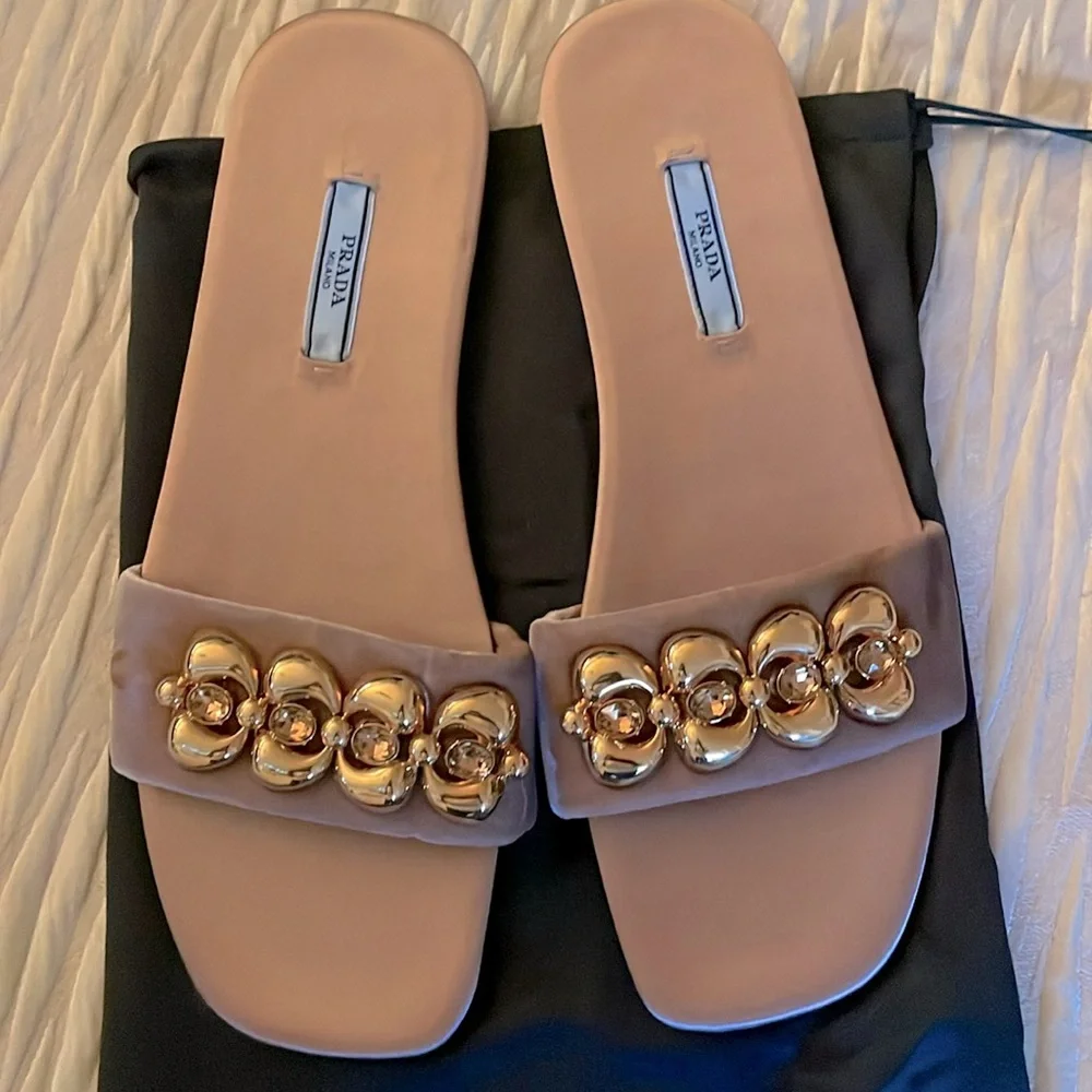 Prada slides - Picture 2 of 5